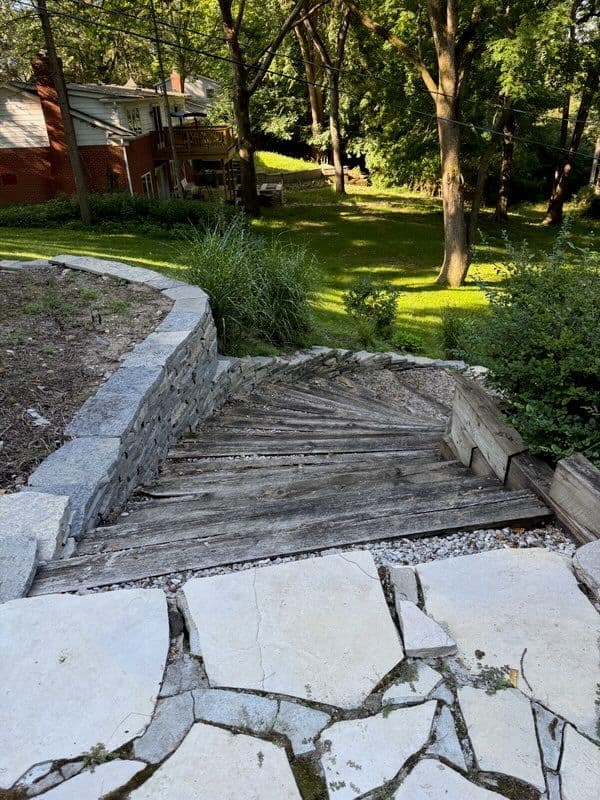 Transform Your Yard with Flagstone Retaining Walls